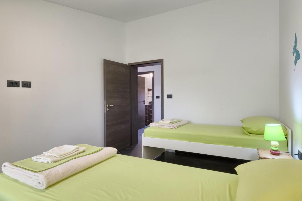 Apartments Ines พูลา ภายนอก รูปภาพ