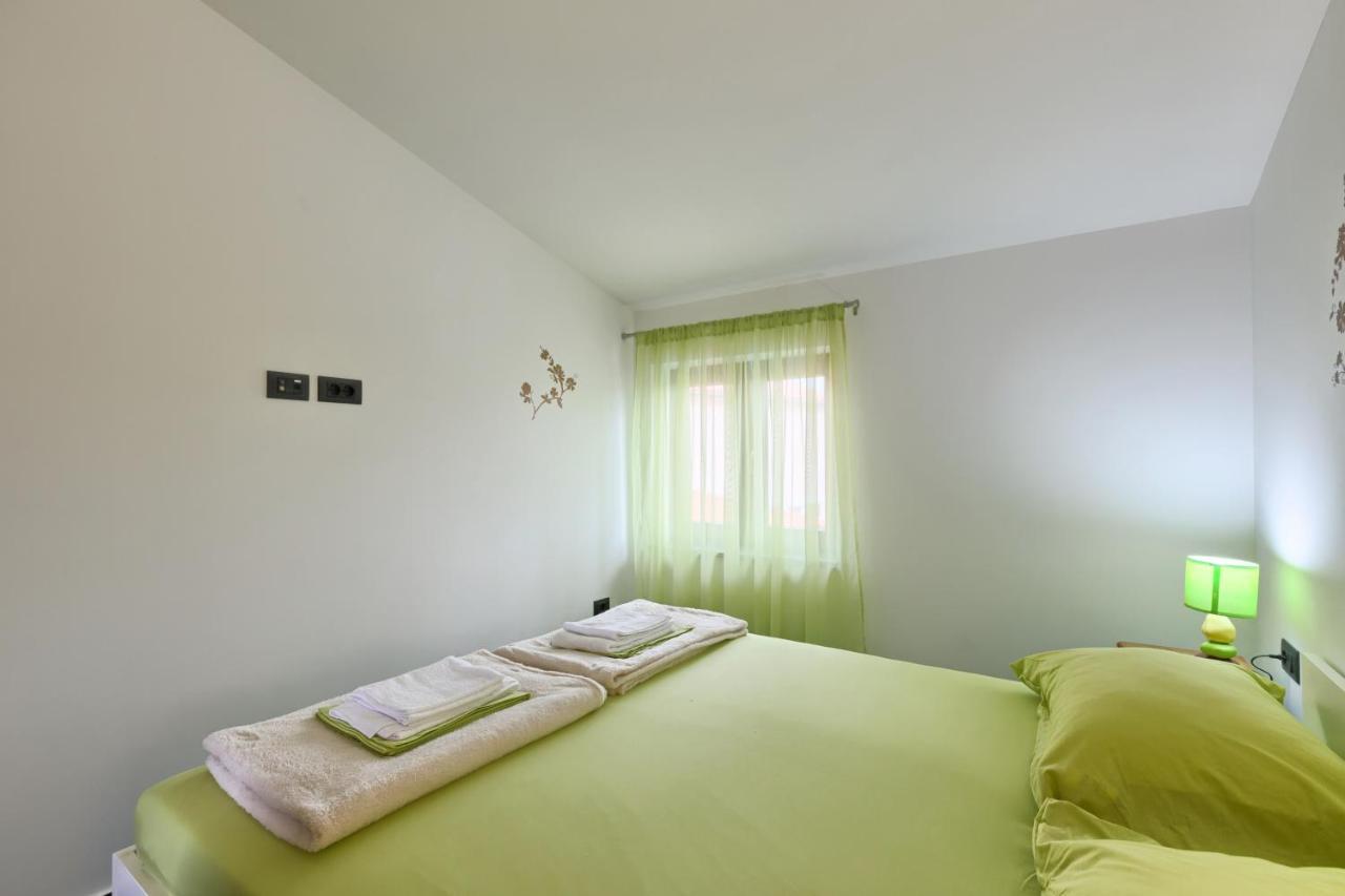Apartments Ines พูลา ภายนอก รูปภาพ